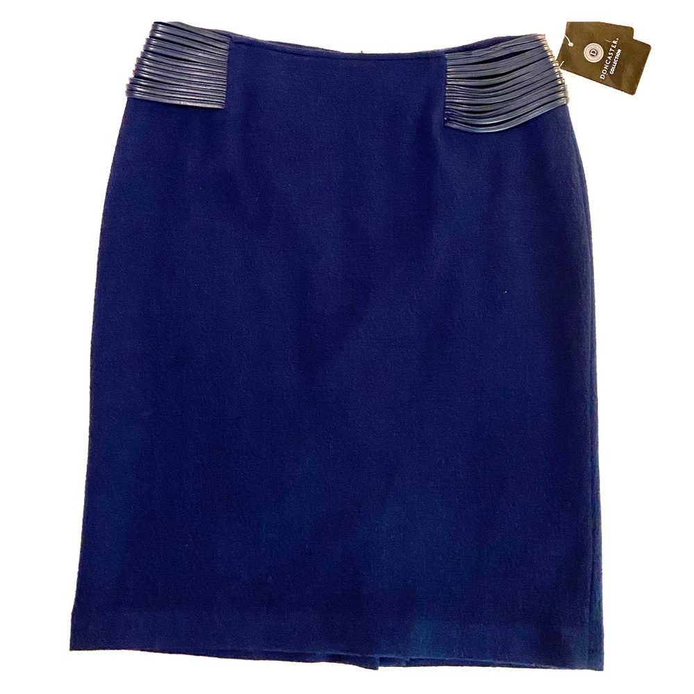 Blue wool skirt with leather